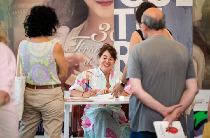 La-Feria-del-Libro-de-Cádiz-sigue-siendo-un-éxito