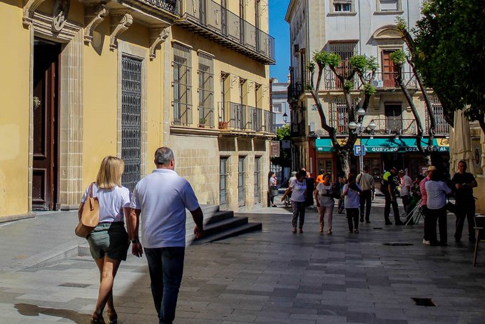 El-Ayuntamiento-de-Jerez-repartirá-el-23-J-5.000-botellas-de-agua