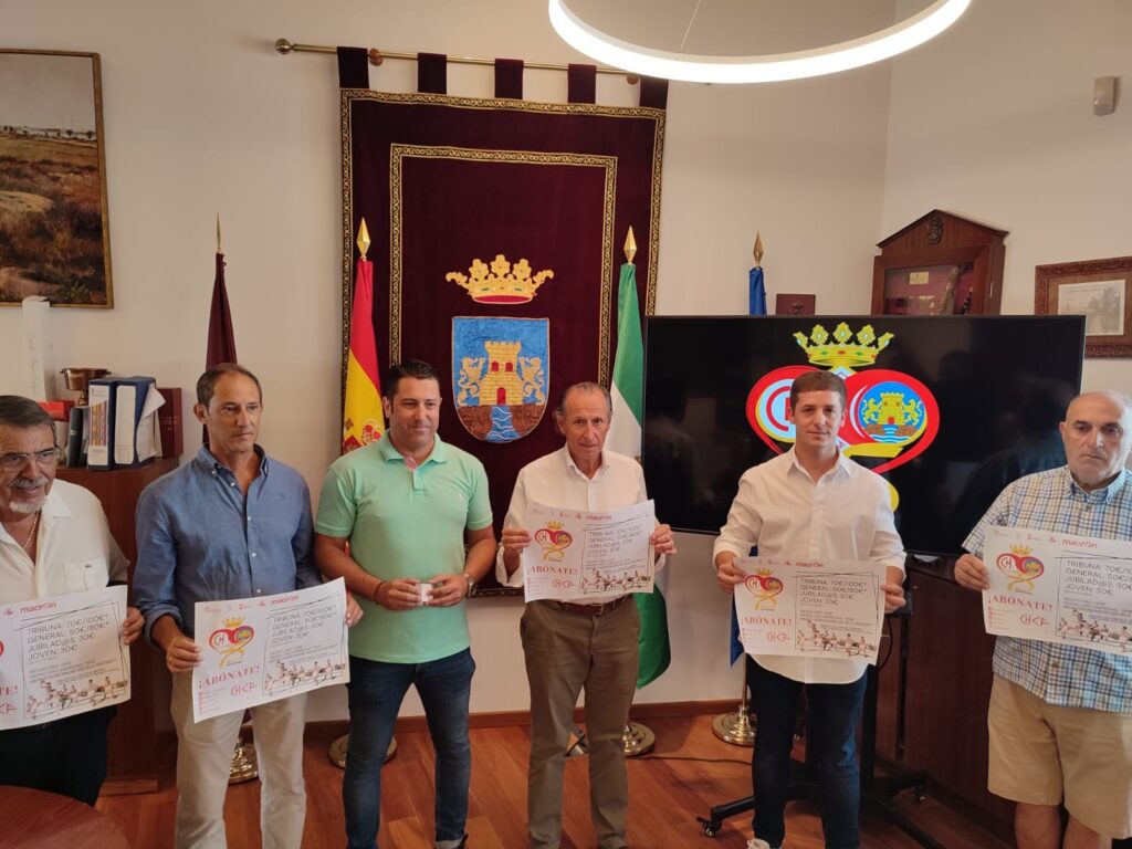 El-Chiclana-CF-presenta-su-campaña-de-abonados-para-la-próxima-temporada