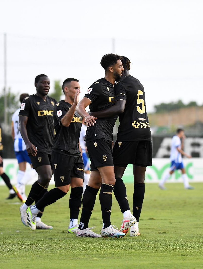 victoria-del-cadiz-ante-el-espanyol-en-pretemporada