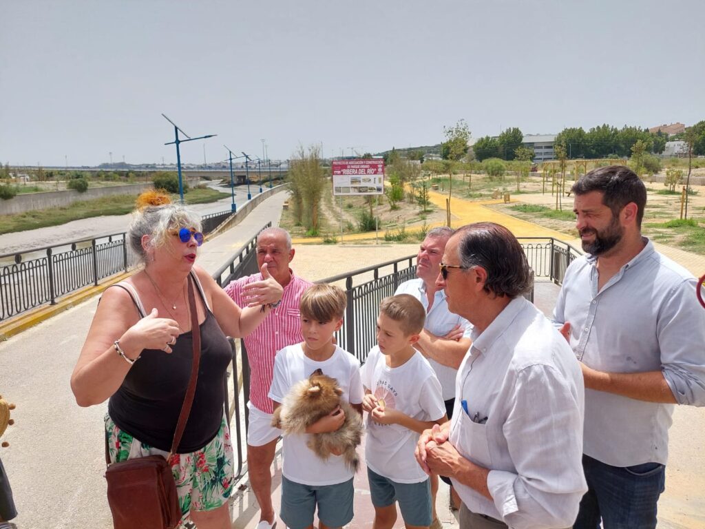 José-María-Román-visita-el-nuevo-parque-público-de-la-Ribera-del-Río