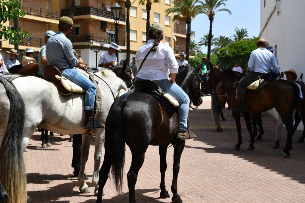 Sábado-de-Feria-Real-con-Comida-de-Mujeres-y-Ruta-del-Tapeo-a-caballo