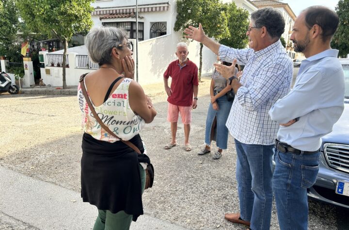 El-PSOE-atiende-las-demandas-de-los-vecinos-de-el-Vergel