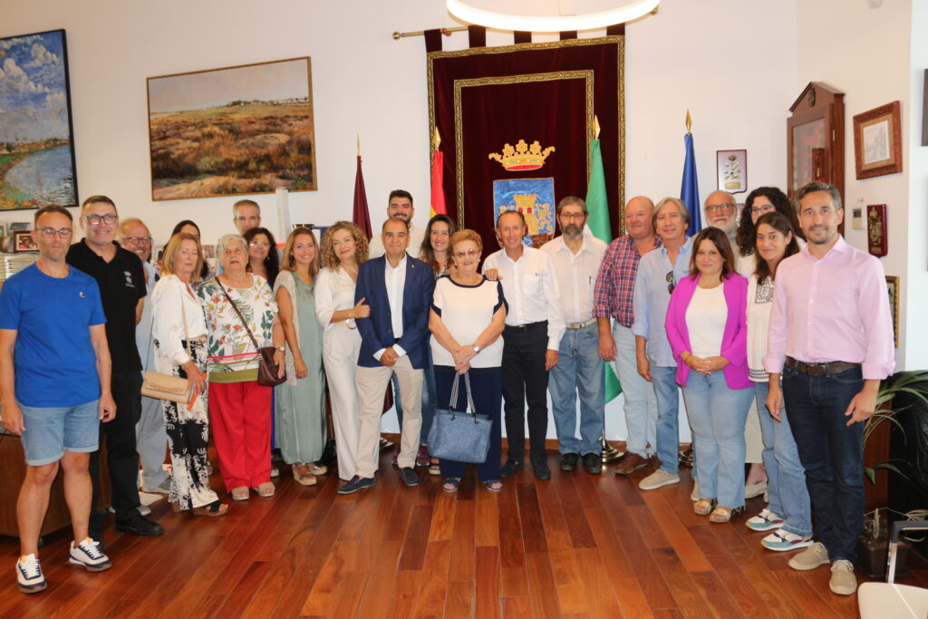 El-Ayuntamiento-rinde-homenaje-a-Joaquín-Ruiz-y-Antonio-Aragón,-trabajadores-municipales-ya-jubilados