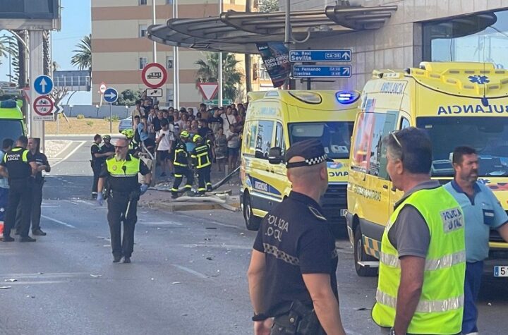 un-autobus-atropella-y-mata-a-tres-personas-en-cadiz