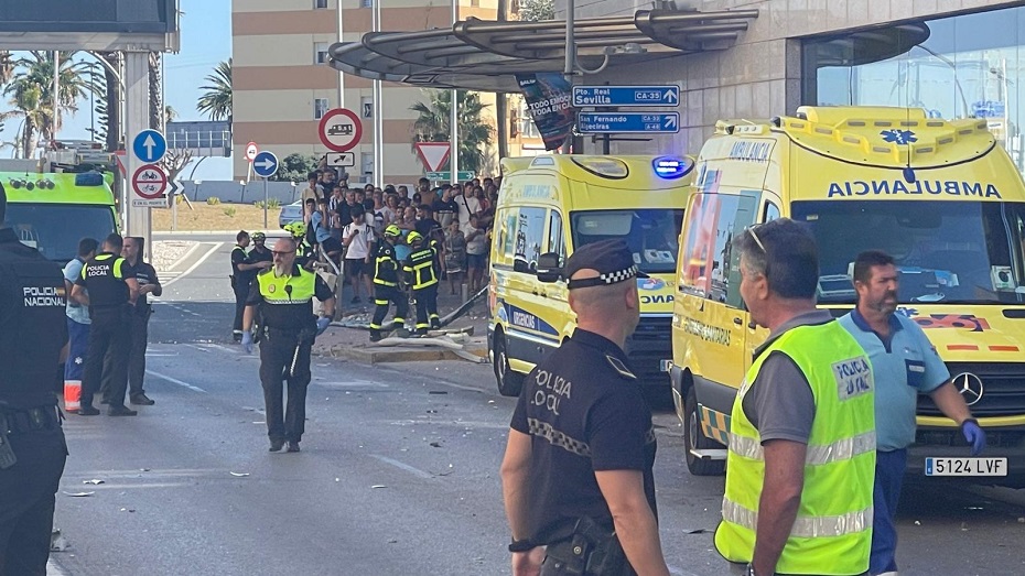 un-autobus-atropella-y-mata-a-tres-personas-en-cadiz