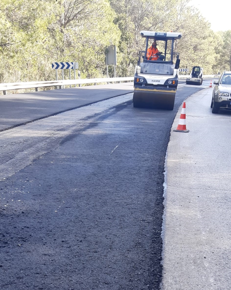 La-Junta-mejora-la-adherencia-en-la-A-384-en-el-término-municipal-de-Algodonales