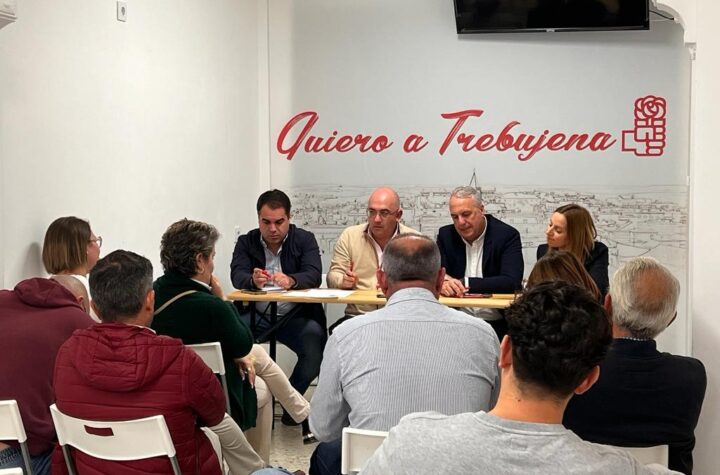 Reunión-entre-la-dirección-provincial-y-la-municipal-del-PSOE-en-Trebujena