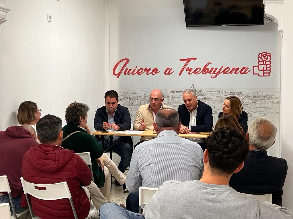 Reunión-entre-la-dirección-provincial-y-la-municipal-del-PSOE-en-Trebujena