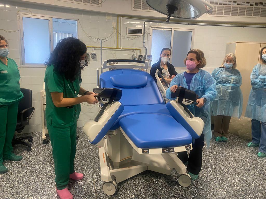 El-Hospital-de-Jerez-incorpora-una-innovadora-cama-que-permite-libertad-de-movimientos-en-los-partos