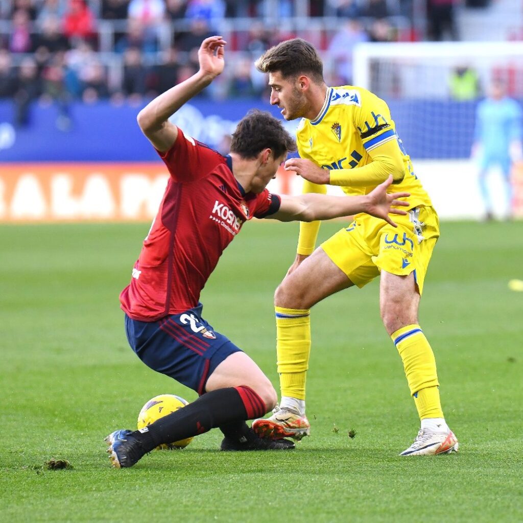 robert-navarro-cadiz-osasuna