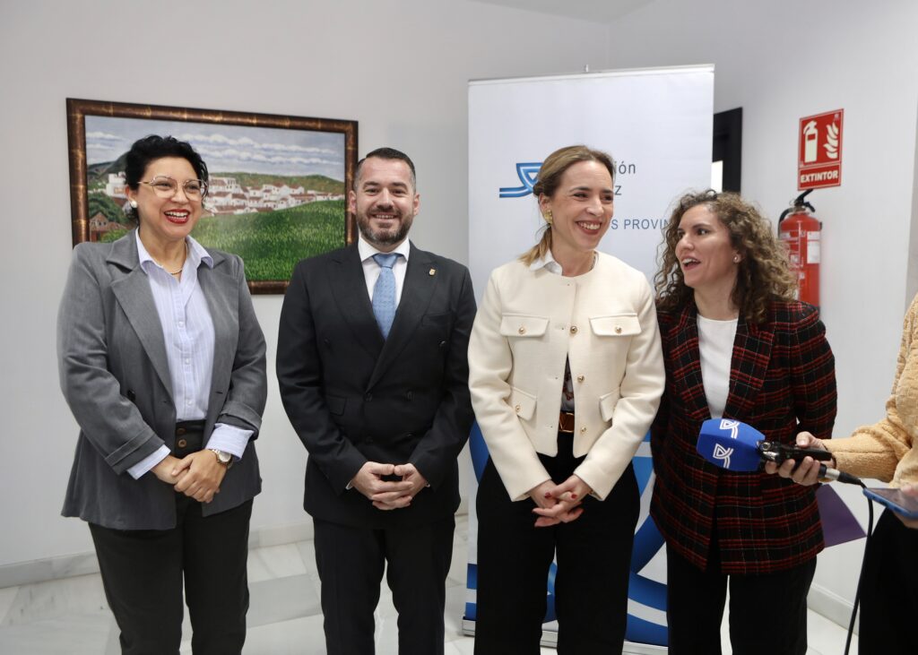 Almudena-anima-a-los-ayuntamientos-gaditanos-a-seguir-luchando-a-favor-de-la-igualdad-entre-hombres-y-mujeres