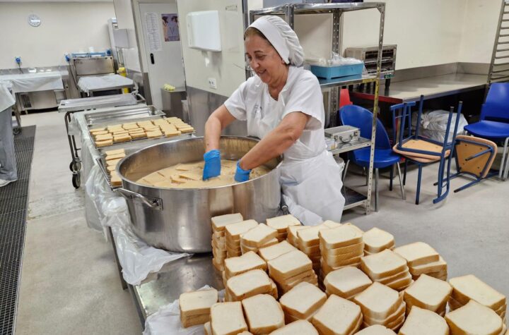 El-Hospital-de-Jerez-repartirá-entre-sus-pacientes-800-torrijas-en-este-Viernes-de-Dolores