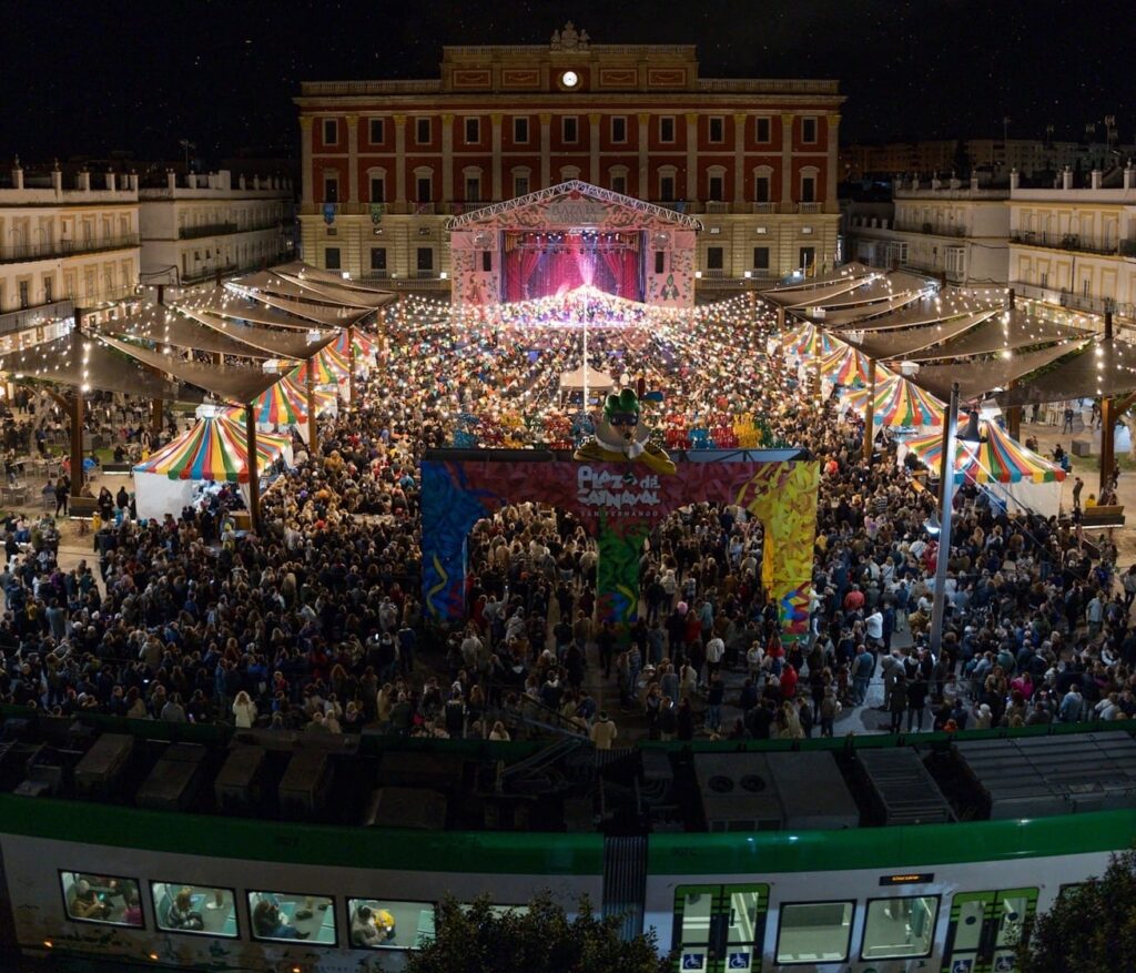 La-nueva-Plaza-del-Rey-cumple-un-año-como-el-escenario-ideal-para-atraer-visitantes-a-la-ciudad