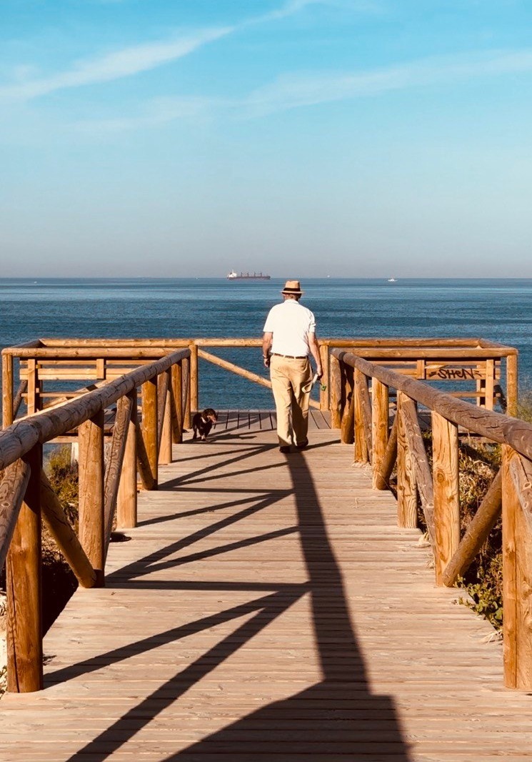 Las-playas-de-El-Puerto,-preparadas-para-el-buen-tiempo