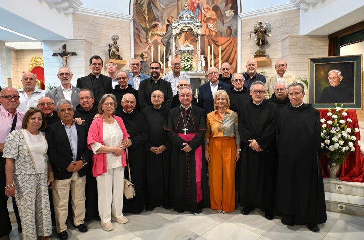 La-alcaldesa:-“Jerez-tiene-ganas-de-ver-convertido-en-santo-al-Hermano-Adrián”