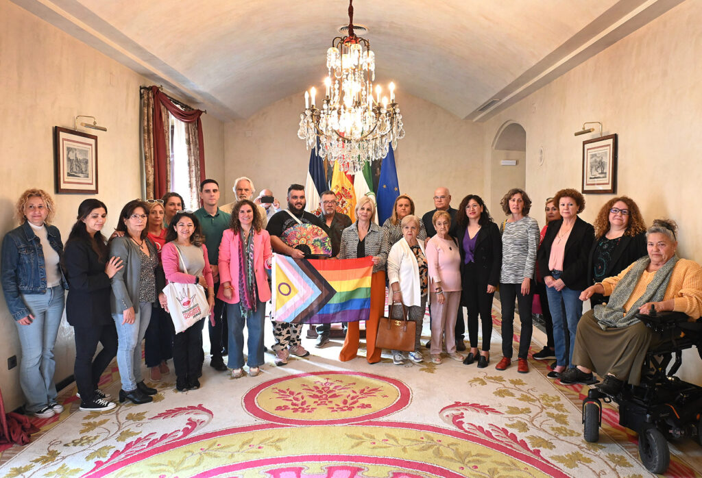 Pelayo-tiende-la-mano-a-Jerelesgay-en-busca-de-una-ciudad-referente-en-diversidad-y-convivencia