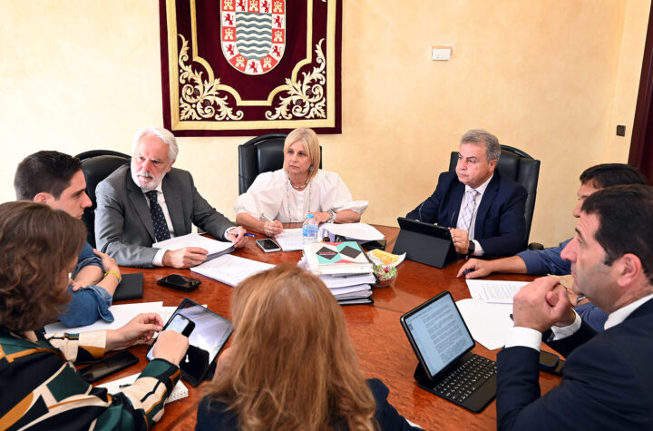 La-alcaldesa-anuncia-el-inicio-de-expediente-para-la-concesión-de-la-Medalla-de-Oro-de-Jerez-a-la-Real-Academia-San-Dionisio