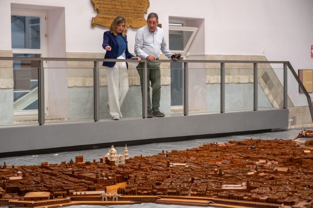 Finalizados-los-trabajos-de-limpieza-y-conservación-de-la-Maqueta-de-Cádiz-con-más-de-6.000-visitantes